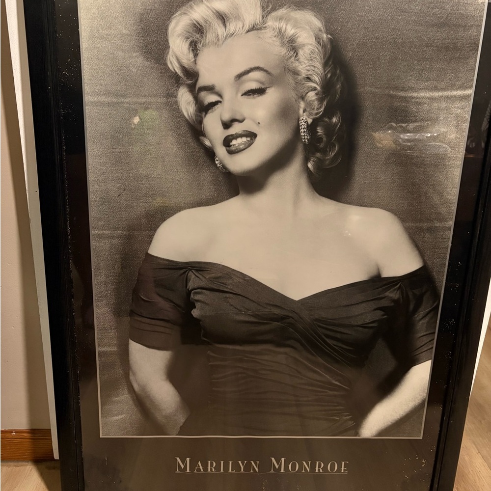 Marilyn Monroe Black and White Framed Poster